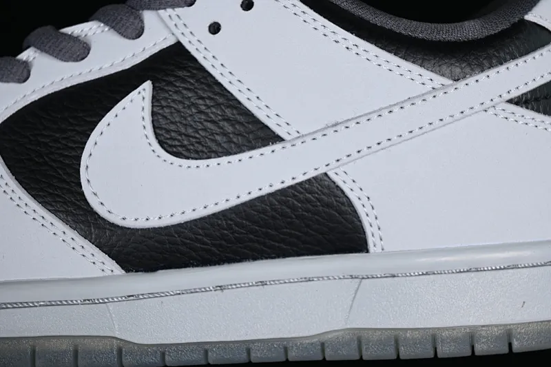 All categories Nk SB Dunk series Nk SB Dunk Low low-top skate shoes K version Atlas x Nk SB Dunk Low QS 35mm Lycra low-top skate shoes 504750-020